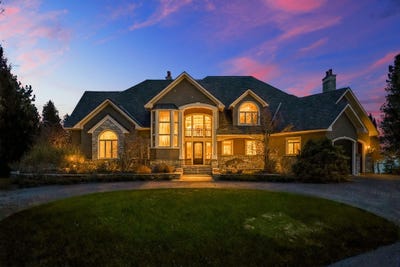 /international/us/7545-oyster-bay-drive-charlevoix-mi-110108025389/
