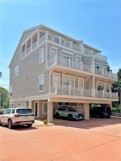 /international/us/2080-e-ocean-view-avenue-norfolk-va-110107464686/
