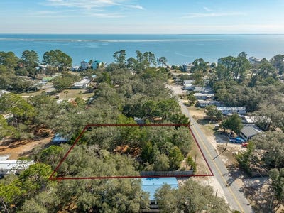 /international/us/139-connecticut-st-lanark-village-fl-110105046506/