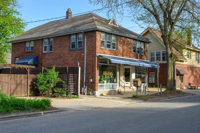 /international/us/11-n-allen-street-madison-wi-110107698838/