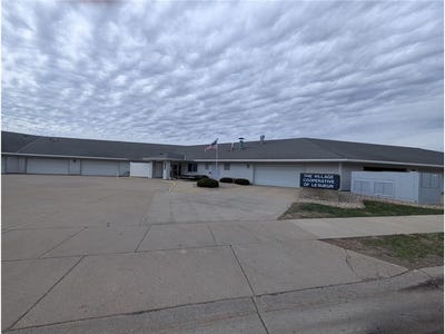 /international/us/200-s-3rd-street-le-sueur-mn-110107381975/