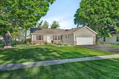 /international/us/209-n-pine-street-gardner-il-110108076544/