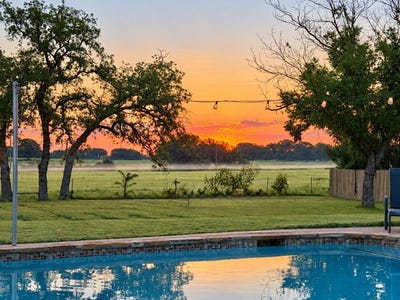 /international/us/2609-oaks-drive-granbury-tx-110120511839/