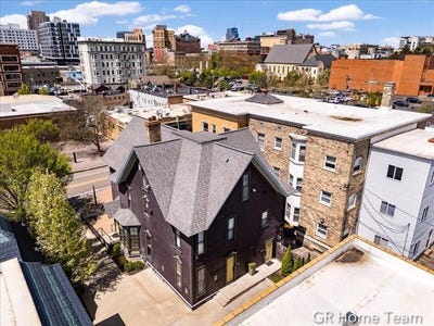 /international/us/22-jefferson-avenue-se-grand-rapids-mi-110099000121/?lang=en