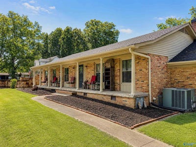 /international/us/802-penn-circle-se-hartselle-al-110108197720/