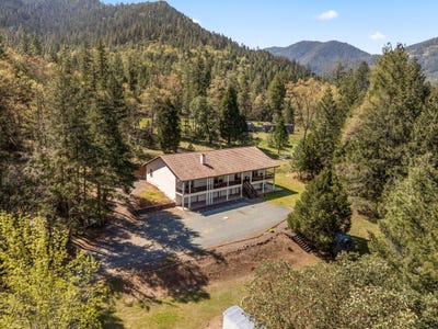 /international/us/2295-w-evans-creek-road-rogue-river-or-110107683661/