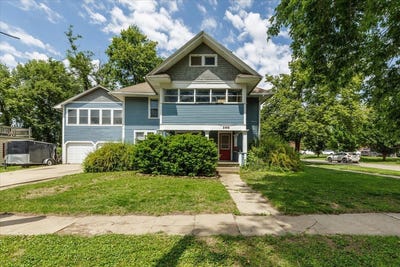 /international/us/300-w-boston-avenue-indianola-ia-110108507126/