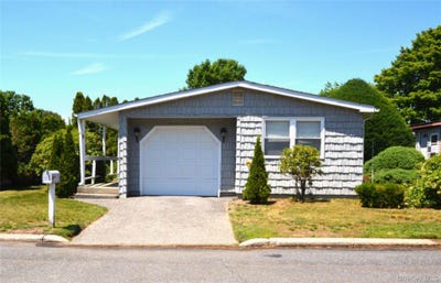 /international/us/36-village-circle-e-manorville-ny-110108937551/