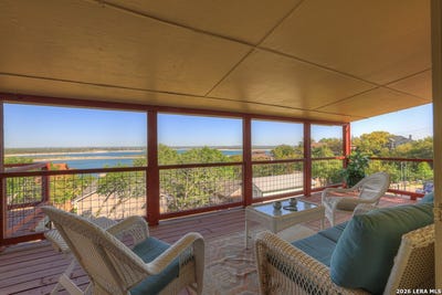 /international/us/1871-patty-canyon-lake-tx-110106170556/