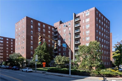 /international/us/4625-fifth-avenue-oakland-pa-110103126374/