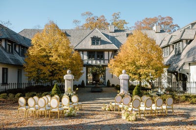 /international/us/76-summit-road-tuxedo-park-ny-110099163546/