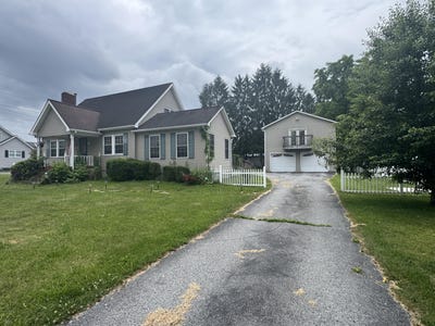 /international/us/211-crescent-rd-beckley-wv-110108696707/