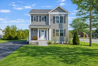/international/us/7-blue-spruce-farm-road-westbrook-me-110107401641/
