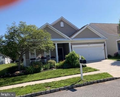 /international/us/19-emery-way-delanco-nj-110100393427/