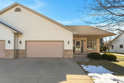 /international/us/4724-n-fallview-lane-appleton-wi-110106841457/