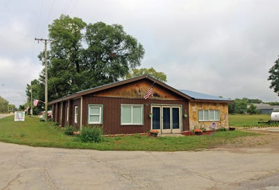 /international/us/358-s-oak-street-lone-rock-wi-110097365449/