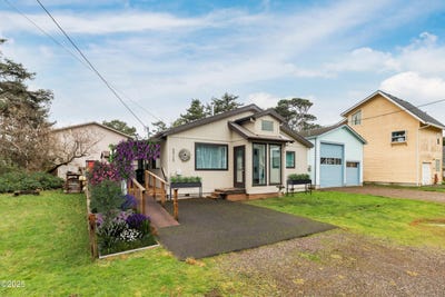 /international/us/5925-coats-avenue-cloverdale-or-110104431915/
