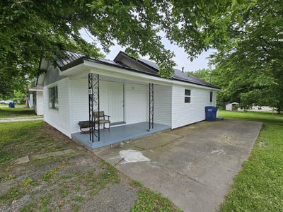 /international/us/911-s-25th-street-mt-vernon-il-110108423218/