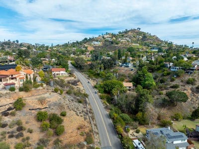 /international/us/grandview-la-mesa-ca-110108207122/