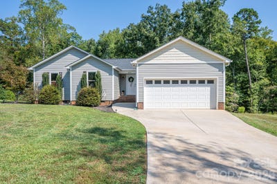 /international/us/823-limerick-drive-dallas-nc-110110342204/