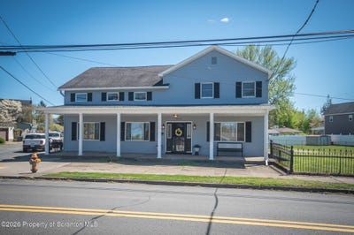 /international/us/318-main-street-moosic-pa-110107682709/