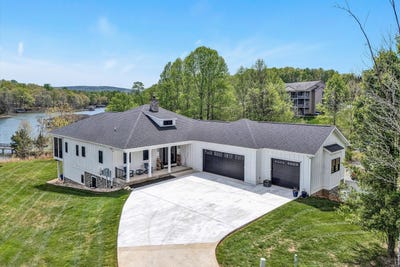 /international/us/1112-coves-end-rd-huddleston-va-110107397859/