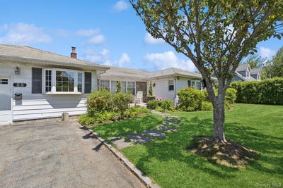 /international/us/59-wiltshire-street-southampton-ny-110108737290/