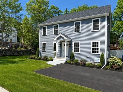 /international/us/122-canal-street-blackstone-ma-110108578591/