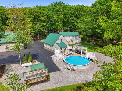 /international/us/2-betty-lane-waterboro-me-110108615577/