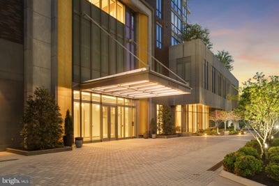 /international/us/7887-jones-branch-drive-mclean-va-110107393973/