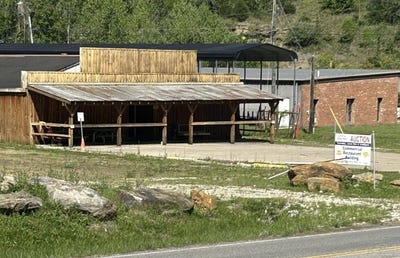 /international/us/3397-highway-2565-louisa-ky-110107779219/