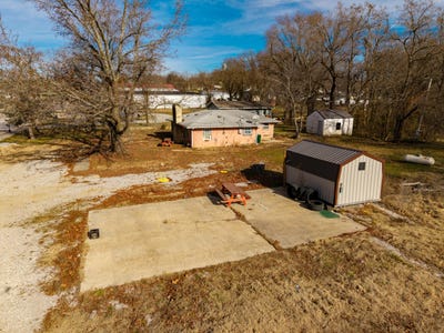 /international/us/1006-n-jefferson-street-ava-mo-110108013671/