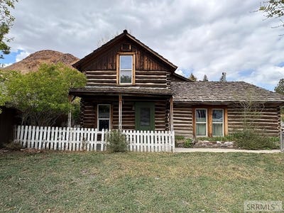 /international/us/520-e-main-street-challis-id-110107786799/