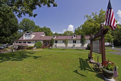 /international/us/408-nicholas-st-rupert-wv-110109038357/