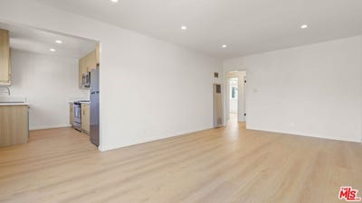 /international/us/1413-18th-st-santa-monica-ca-110107488352/