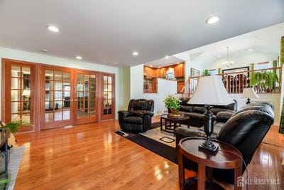 /international/us/53-rath-lane-east-brunswick-nj-110100871402/