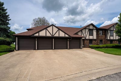 /international/us/5-crystal-court-pontiac-il-110108988387/