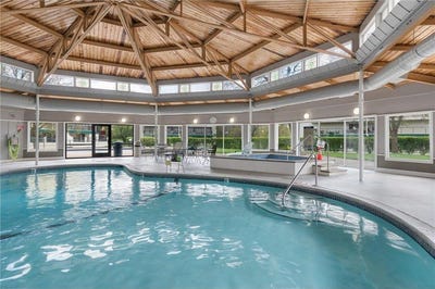 /international/us/10411-cedar-lake-road-minnetonka-mn-110105721951/