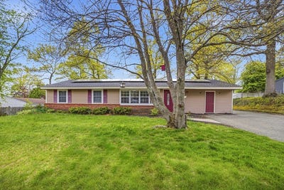 /international/us/157-errol-road-brockton-ma-110107998518/