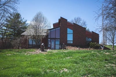/international/us/1702-buckingham-street-st-joseph-mo-110108065079/