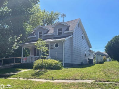 /international/us/803-center-street-grinnell-ia-110108342056/