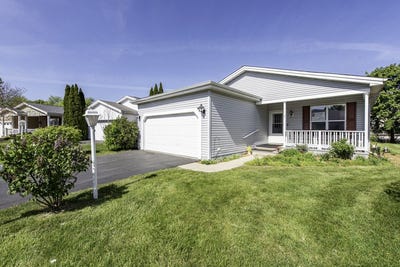 /international/us/109-hunter-court-grayslake-il-110108062223/
