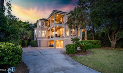 /international/us/12-port-tack-hilton-head-island-sc-110099888936/