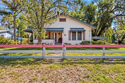 /international/us/210-s-center-street-perry-fl-110120464242/