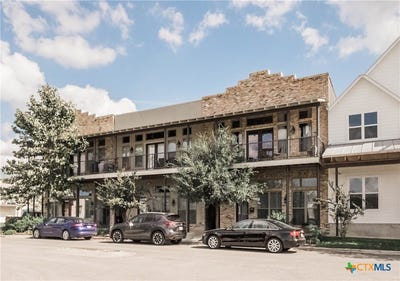 /international/us/1121-n-academy-avenue-new-braunfels-tx-110108451252/