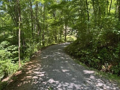 /international/us/330-winter-hill-drive-harlan-ky-110100768938/