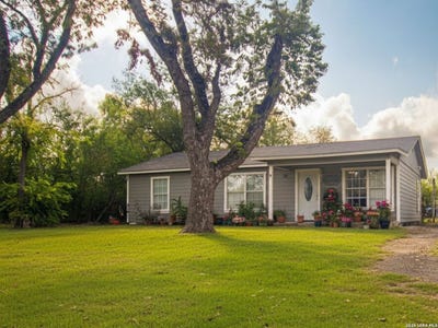 /international/us/309-bohme-st-uvalde-tx-110107281230/
