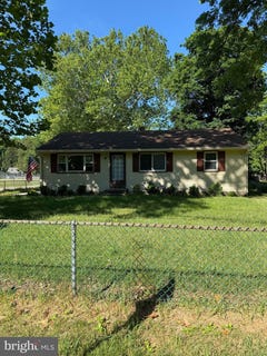 /international/us/9-forrest-avenue-clementon-nj-110108937224/