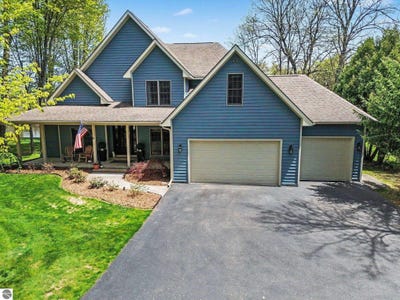 /international/us/4364-pointe-place-oscoda-mi-110108293603/