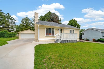 /international/us/9701-monroe-court-urbandale-ia-110108151887/